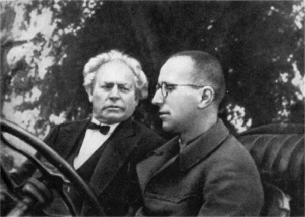 Бертольд Брехт